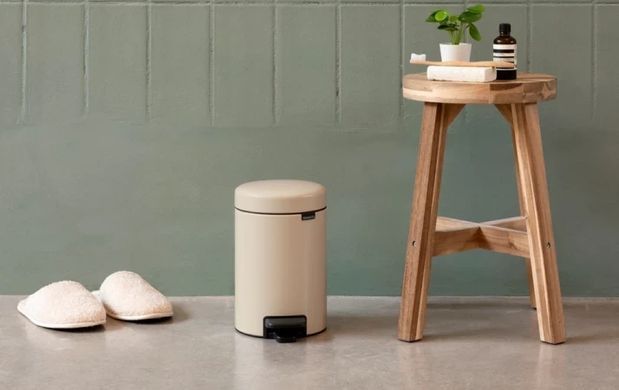Бак для сміття Brabantia PEDAL BIN NEWICON, об'єм 5 л, бежевий (149900)